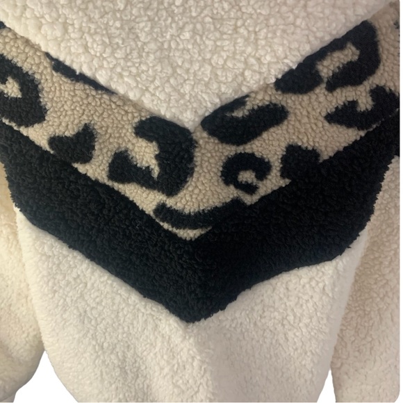 NEW Faux Sherpa Full Zip Chevron Colorblock Leopard Stripe Crew Neck Jacket S - Picture 5 of 8